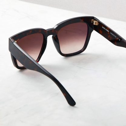Dick Moby El Salvador Dark Brown Tortoise