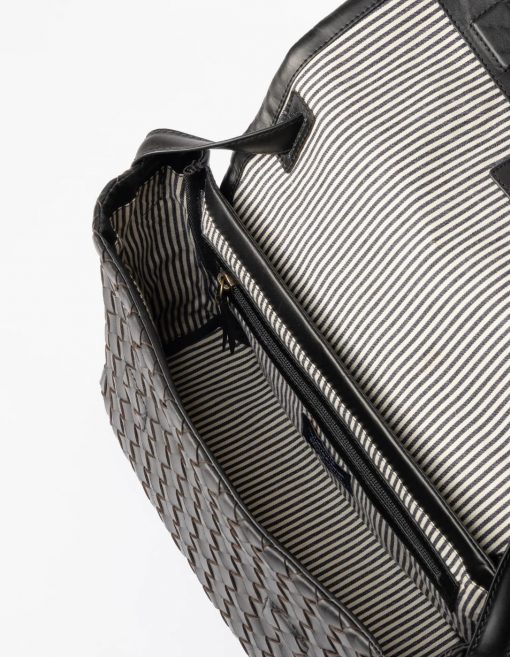 Umhängetasche Kenzie Black Woven Classic Leather – Bild 5