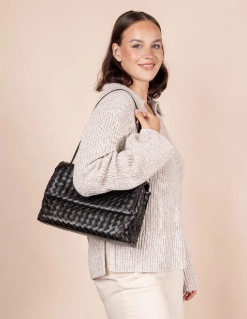 Umhängetasche Kenzie Black Woven Classic Leather – Bild 6