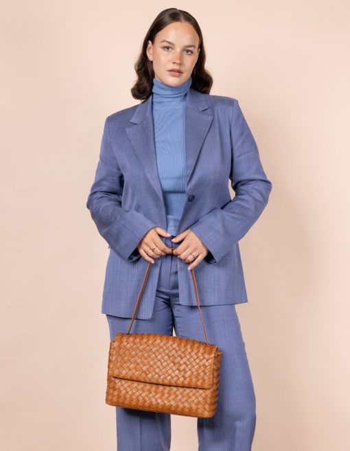 Umhängetasche Kenzie Cognac Woven Classic Leather – Bild 7