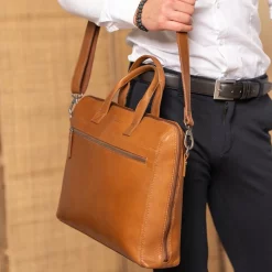 The Chesterfield Brand Ledertasche fuer Laptops Cognac Levanto