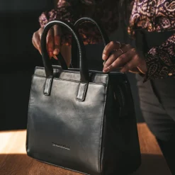 Chesterfield Bags Leather Shoulder Bag Black Garda