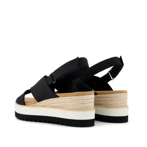 Toms Diana Crossover Keilsandale black – Bild 5